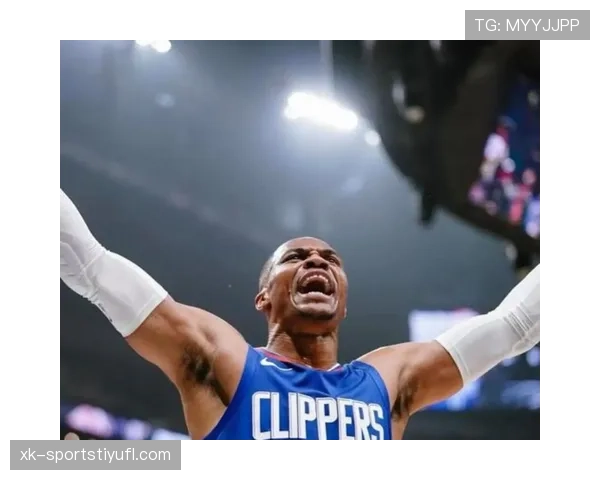 威斯布鲁克突破制造高效得分提升球队关键时刻表现