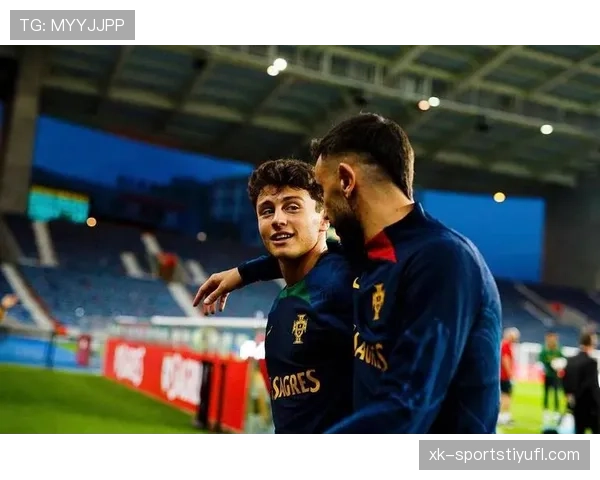 内维斯 vs 布斯克茨：传统组织后腰的风格差异