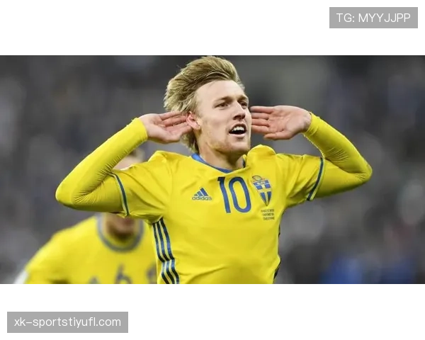 伊布与托雷斯锋线角色分化：组织策应与终结效率的对比分析